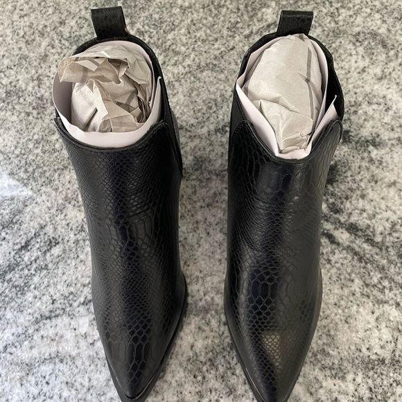 NWT Seven7 Madison Python Pointed Booties - 6 - Picture 13 of 16